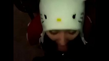 ハローキティの女の子が私を吹き飛ばします