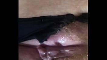 妻のオマンコから別の男の荷物を掃除する