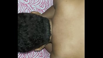 検疫でこのベテランとぶつかった後背位のなんて豊かなお尻はよく犯されてタイトな私はこの成熟したブルネットでそれをうまく