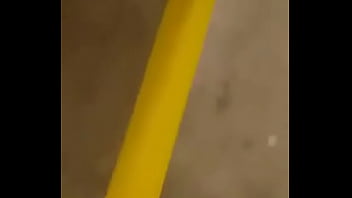 大馬美女為了銷售保險 與顧客在車內大戰 (有片)