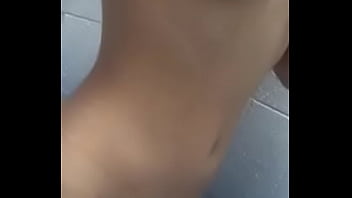 私と一緒にシャワーを浴びますか？