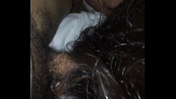 私はhを教えます。不貞な女性の性交と彼女はすでに私を吸うのが好きです