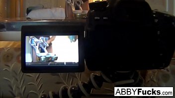 マーカスの巨根とアビゲイルマックとのホットなホテルセックス！