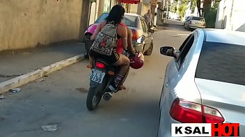 Мы вошли в сообщество, чтобы навестить друга, и сделали много скуки и несколько видео - Полные видео на RED