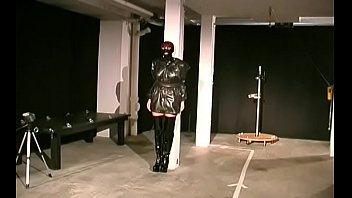 この舞台裏のビデオでほっそりしたフワフワ