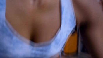 彼女の義理の兄弟の巨大な雄鶏を愛する大きな戦利品のティーンのためのハメ撮りラフセックス。