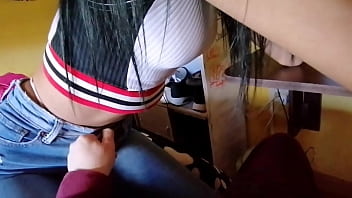 大学の宿題をしている間、私は私の親友をファックしました