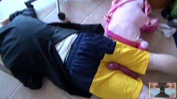 女人打敗特朗普，雅癲娜把他打一頓