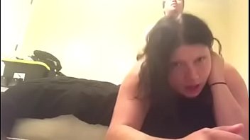 私の姪セーラムローズは私の前で彼女のボーイフレンドに犯されています。