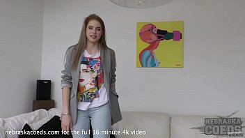 初めてのキャスティングを神経質にやっている超新鮮な新しい18歳のマルガリータ