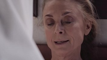 修道女の衣装を落とす2つの伝説-マグダリーンセントマイケルズ、ニナハートレー