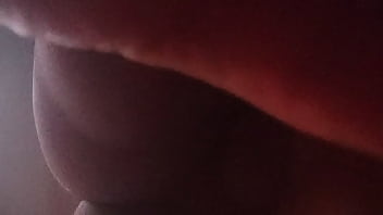 私が彼女とセックスしている間、私の妻は自慰行為をします