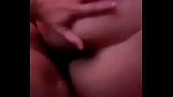 ぽっちゃり角質ナルゴナは私が彼女にもっとアマチュアを与えることを望んでいます