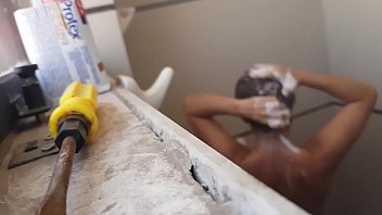 法律でコロンビアの姉妹にスパイカム。彼は実現する。