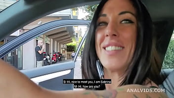 イタリアの女、サブリナアイスはおしっこを飲み、露出症、屋外でお尻に犯されるGL293