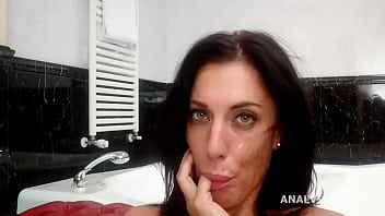 イタリアの女、サブリナアイスは露出症、屋外でお尻に犯され、GL294を飲み込む