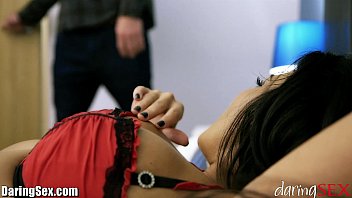DaringSex трахнули грудастую крошку-брюнетку