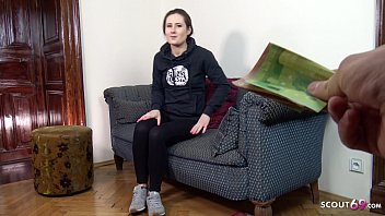 ドイツのスカウト-ピックアップモデルのキャスティングで性交する本当の大学の女の子ララフォックスの誘惑