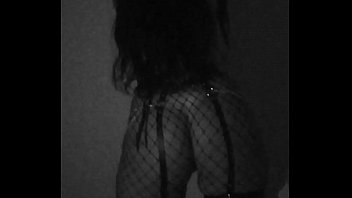 Хотвайф танцует в Helloween Trick or Treat