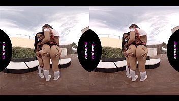 PORNBCN 4K |黑发与大山雀朱莉娅·德·露西亚在POV和非常热的女同性恋他妈的|完成链接->