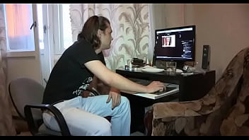 この大きな筋肉の見知らぬ人がどのように