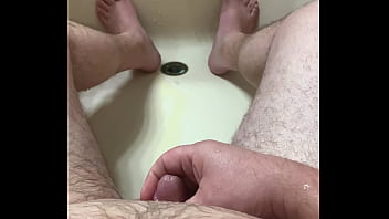 お風呂で自分を放尿