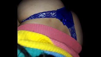 私は非常にいたずらな既婚女性を酔って欲望に夢中になって撮影しました