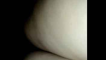 成熟したヴィヴィアナが母を訪ねてきて、彼女の膣に牛乳を注ぎます