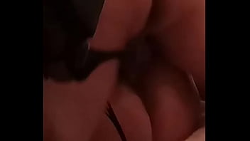 愛人は目の前の友達に中出しされちゃう