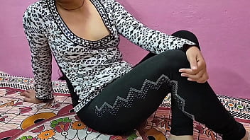 インドのデジ村の女の子が恋人に犯される非常に熱いセックスアナルとまんこファック