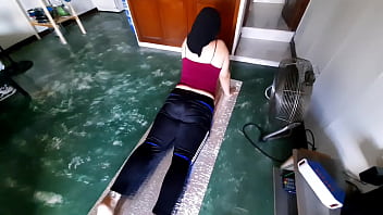 一人称で見た自信に満ちたヨガインストラクター（本物のハメ撮りセックス）