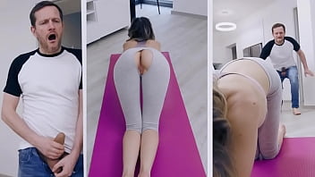 BANGBROS - Извращенный отчим Яник Шафт трахает молодую Ребекку Вольпетти