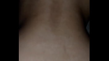 私の親友は私と一緒に寝るようになり、彼女は抵抗できませんでした