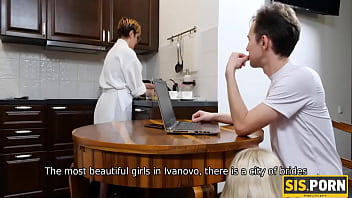 SIS.ポルノ。ひよこは義理の兄弟を見つけたので、しゃぶって穴を開けることに同意します
