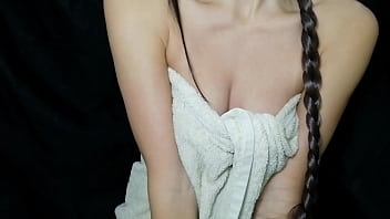 十代のはシャワーの後にオイルマッサージをしておっぱいをオーガズムにさせることにしました