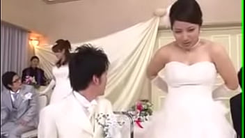 結婚の最中に人前でセックスする日本人