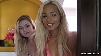 質の高い熟女ニーナ・エルは、女の子が彼女のクソを見ても気にしません