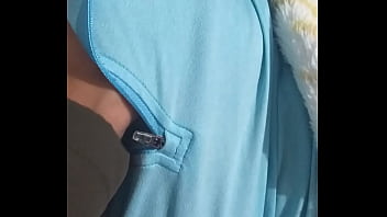 いとこのおっぱいを早く掴む