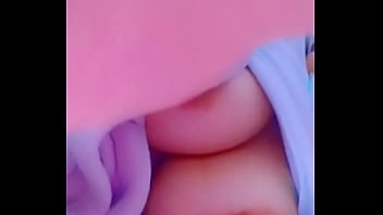 私の大きな自然のおっぱいを見てください