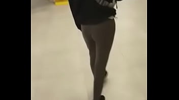 私のお尻を見せることが大好き