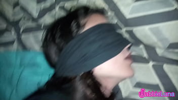 私は縛られて目隠しをされ、なんとか逃げることができました、そしてそれは起こりました！ Novinhaうめき声大声で非常に角質！ FALL ON THE NET（GabbieLunaとRennanLuna）