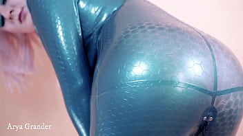 ホットテクスチャードラテックスラバーキャットスーツ、曲線美熟女Arya Grander、高品質の無料フェチビデオ