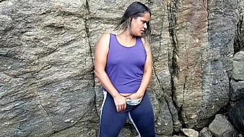 Caverna do dragão !!! Desconhecidos me pegaram na siririca tive que foder com os dois machos. Paty Bumbum - Bruxo Fire - Alex Lima . Completo No Red