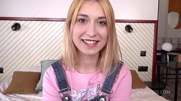 CuteTeen Iris Kiss Kiss попробовала большой член в заднице - Большое анальное зияние - Трах без остановки VK050