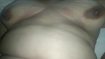 トレーラー私の仲間は私の寝取られた夫の前で私をファックしますすでにネットで利用可能です