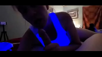 セクシーなヘキサニアはコックを吸う
