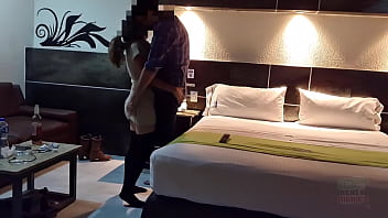 私の熟女パムのリベラルな妻を数秒間セックスしているウォーターボーイは、彼女を滴らせたままにし、録音を停止し、自分自身を乾かすために彼女自身の潮吹きに浸すのに十分です