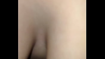 モナセクシーな妻はホテルの部屋で他の男とマッサージセックスをセックスします