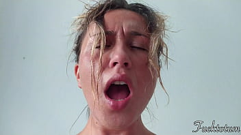 ホット汗だく性交オーガズムハメ撮り。彼女のオルガスム（12.20）の後、彼女は彼に情熱的なフェラチオを報います