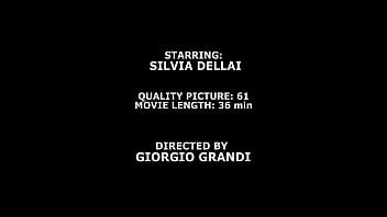 Balls Deep Anal、DAP、Gapes、SwallowGIO1825を搭載したSilviaDellai 4on1